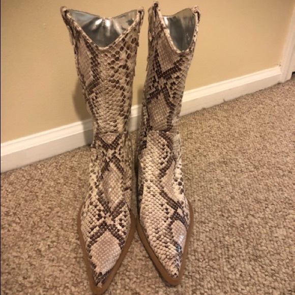 Italian Leather Boots - Picture 2 of 4